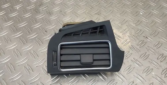 Toyota Verso Dashboard side air vent grill/cover trim 556600F020