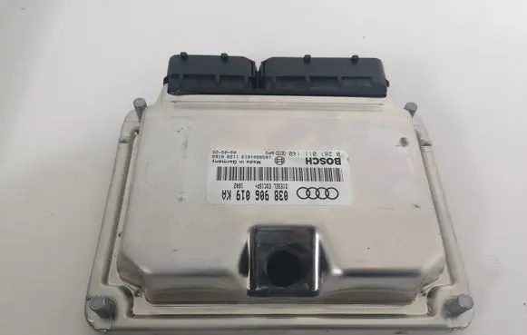 Audi A4 S4 B7 8E 8H Engine control unit/module 038906019KA 0281011140
