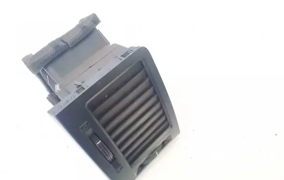 Hyundai Getz Dash center air vent grill