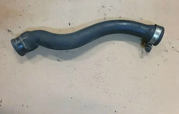 Volkswagen Golf III Breather/breather pipe/hose 028103493S