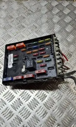 Volkswagen PASSAT B6 Fuse module 3C0937125 63592777