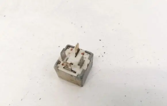 Audi A8 S8 D2 4D Other relay 443951253K 899512000