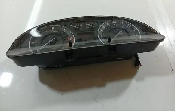 Skoda Superb B5 (3U) Speedometer (instrument cluster) 110080115015