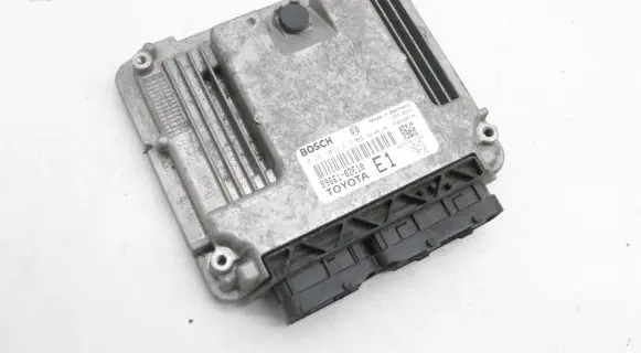 Toyota Auris 150 Engine control unit/module 8966102E10 0281013413