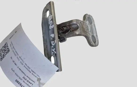 Land Rover Freelander 2 - LR2 Front door upper hinge