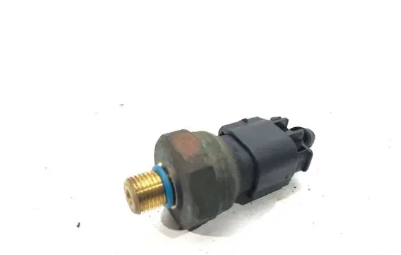 Volvo S60 Fuel pressure sensor 