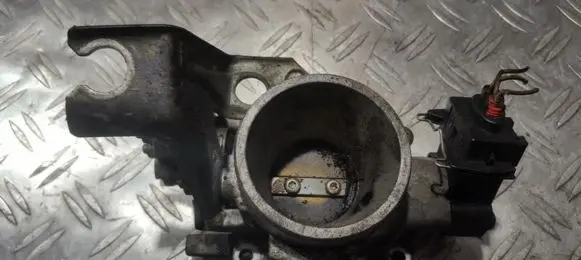 Ford Escort Throttle valve 928F9B989BA 928F-9B989-BA