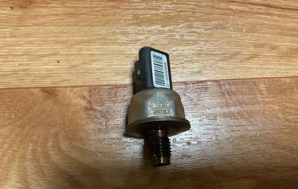 Ford Mondeo MK IV Fuel pressure sensor 9663305480 011228626590