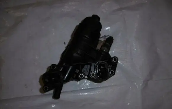 Renault Megane IV Oil filter mounting bracket