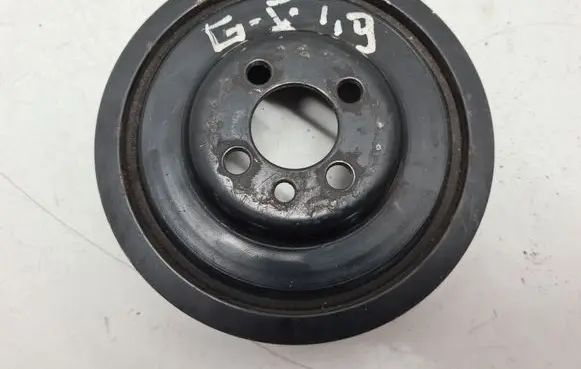 Volkswagen Golf V Crankshaft pulley 03G105243