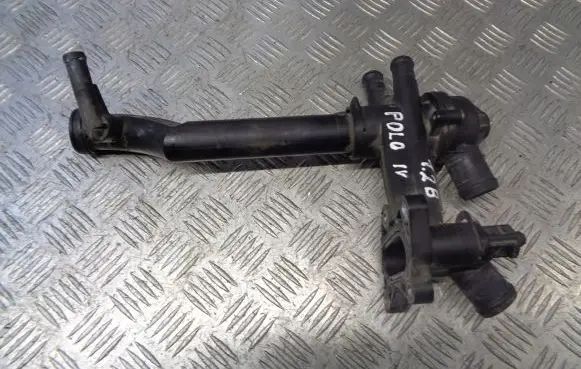 Volkswagen Polo IV 9N3 Thermostat housing 03C121111B