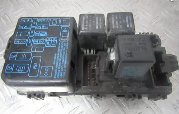 Mitsubishi Colt Fuse box set mr228760 232300-6072