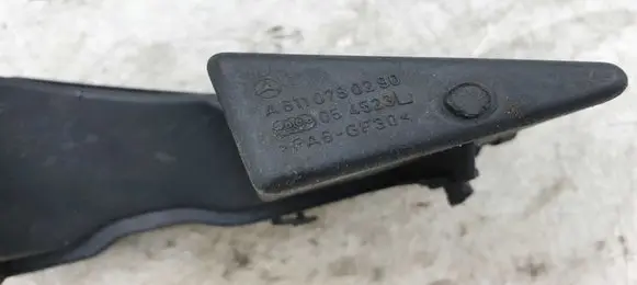 Mercedes-Benz C W203 Other exterior part A6110780290 054523