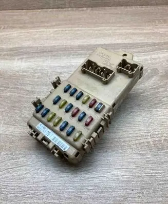 Subaru Forester SF Fuse module 981215