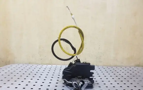 Audi A6 S6 C5 4B Rear door lock