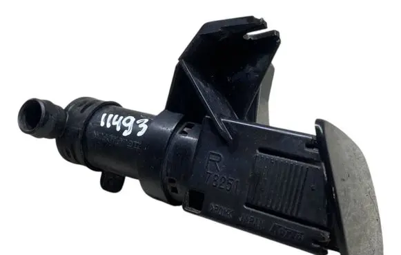 Lexus RX 330 - 350 - 400H Headlight washer spray nozzle 78251