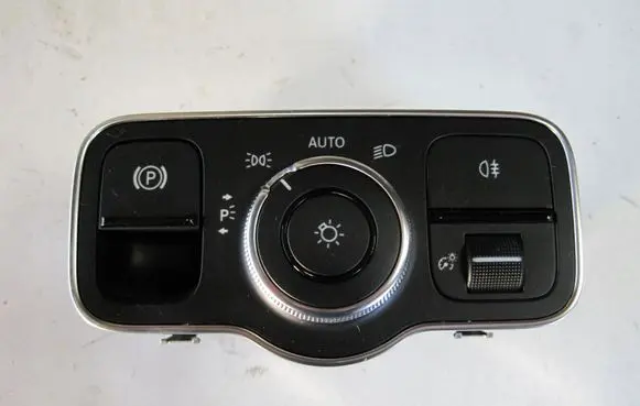 Peugeot Partner III Central console control unit A2479052902