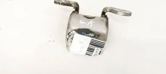 Honda CR-V Rear door lower hinge