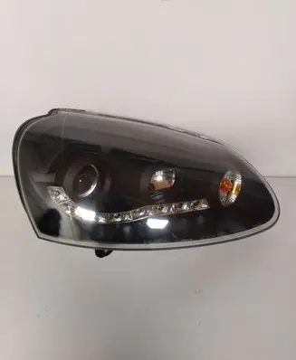 Volkswagen Jetta V Headlight/headlamp 68150