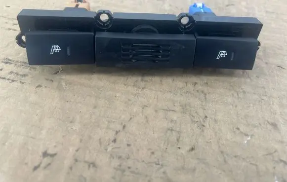 KIA Sorento Seat heating switch 933002P030