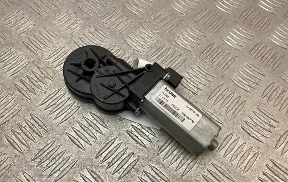 Volvo XC90 Seat adjustment motor C34168102 C10276103
