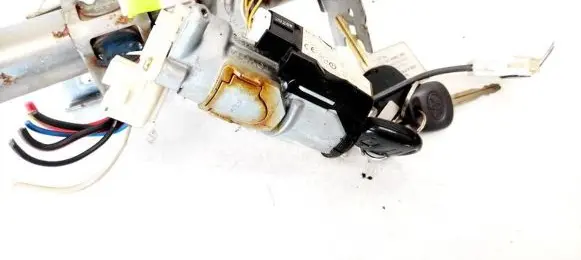 Toyota RAV 4 (XA20) Ignition lock 8978352010 89783-52010