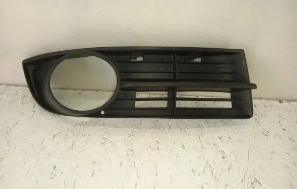 Volkswagen Touran I Front bumper lower grill 1T0853666A 13404