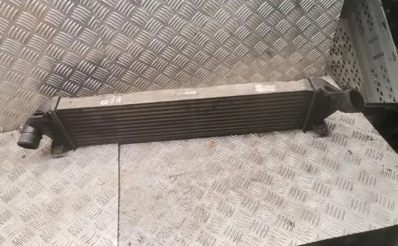 Ford Focus Intercooler radiator 8v619l440ab