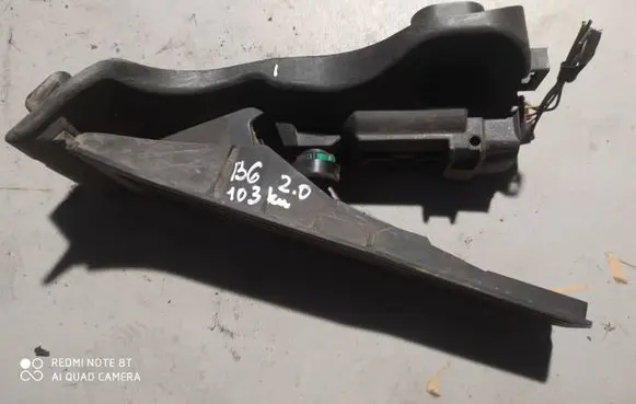 Volkswagen PASSAT B6 Accelerator throttle pedal 1K1723503L