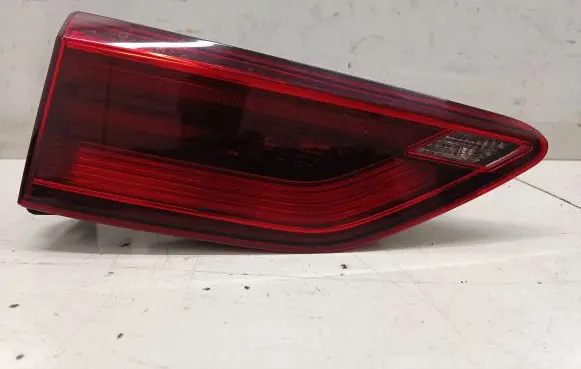 Volkswagen Golf VIII Tailgate rear/tail lights 5H0945093D