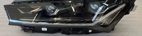 Skoda Superb B9 Headlight/headlamp 3P1941015A