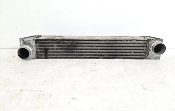 BMW 5 E60 E61 Intercooler radiator 7795823 1751779582301 F6438000