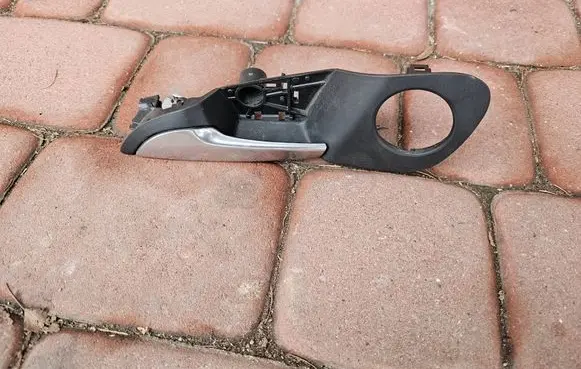 Opel Adam Front door interior handle 