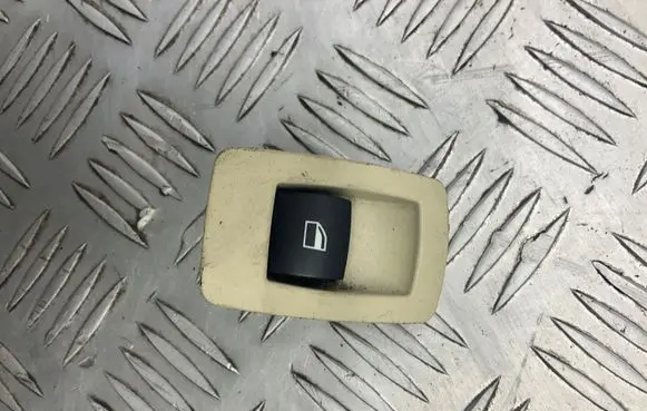 BMW 5 E60 E61 Electric window control switch 15939946 9113771 0877C