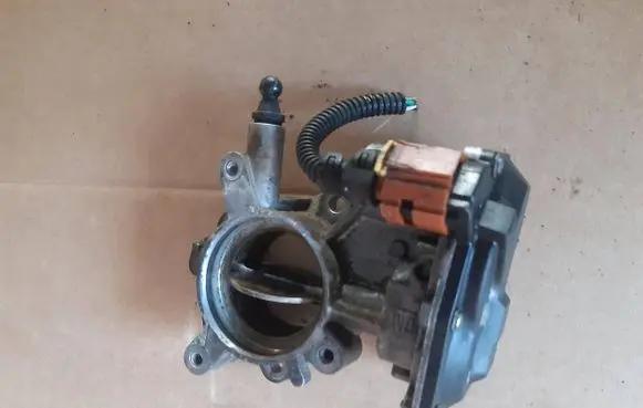 Opel Insignia A Electric throttle body valve 60329302