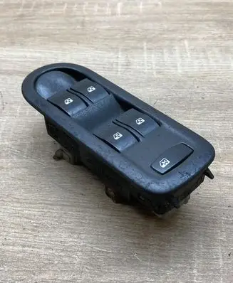 Renault Megane II Electric window control switch 156018070