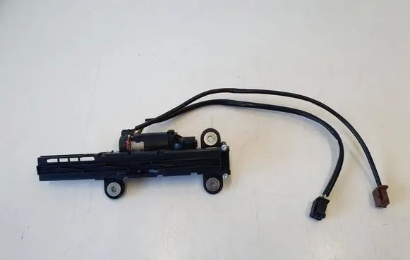 BMW 4 F32 F33 Seat belt adjustment motor 7307916 72117307916 10237710