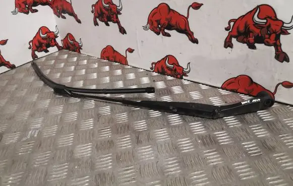 Nissan Juke II F16 Front wiper blade arm W144015 20920