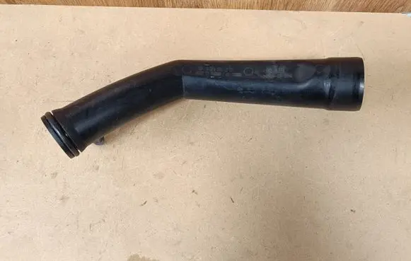 Mercedes-Benz GLC X253 C253 Turbo air intake inlet pipe/hose A2740980207