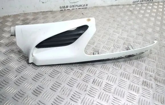 Renault Megane I Front bumper upper radiator grill 7700834200