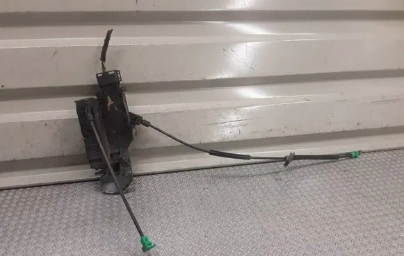 Citroen C3 Picasso Front door lock 24087158