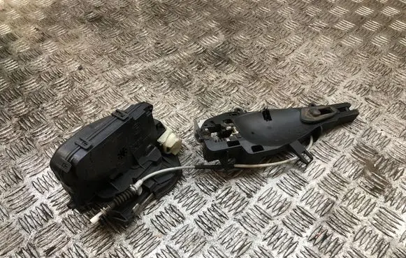 BMW 3 E90 E91 Front door lock 7059967