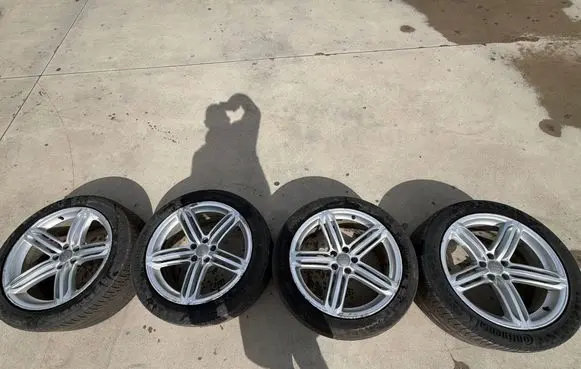 Audi Q5 SQ5 8R R20 alloy rim 8R0601025BG