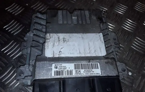 Citroen C4 II Engine control unit/module 9678628780