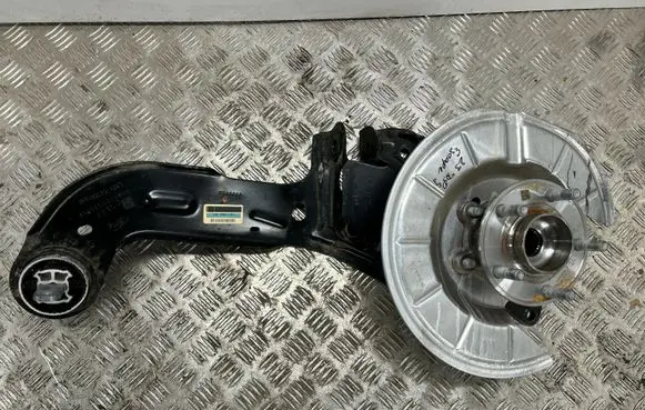 Rear wheel hub