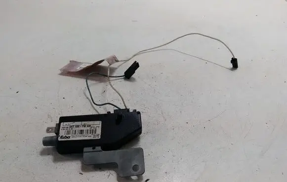 Mercedes-Benz ML W163 Aerial antenna amplifier A1638200089 A1635409008