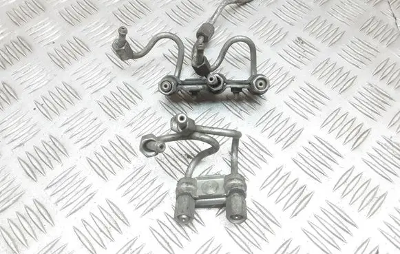 Toyota Yaris Fuel injector supply line/pipe 