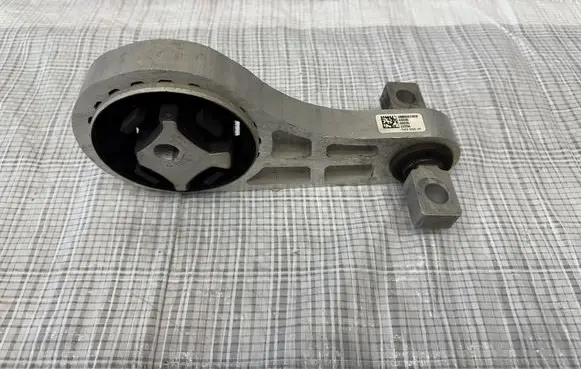 Fiat 500E Gearbox mount 68535973AB