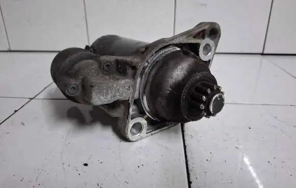 Skoda Roomster (5J) Starter motor 02Z911023N 31102012 0001123028