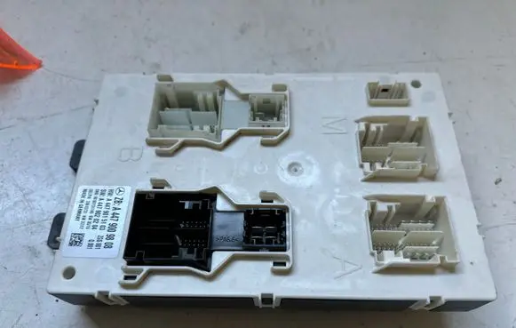 Mercedes-Benz Vito Viano W447 Central body control module A4479015103